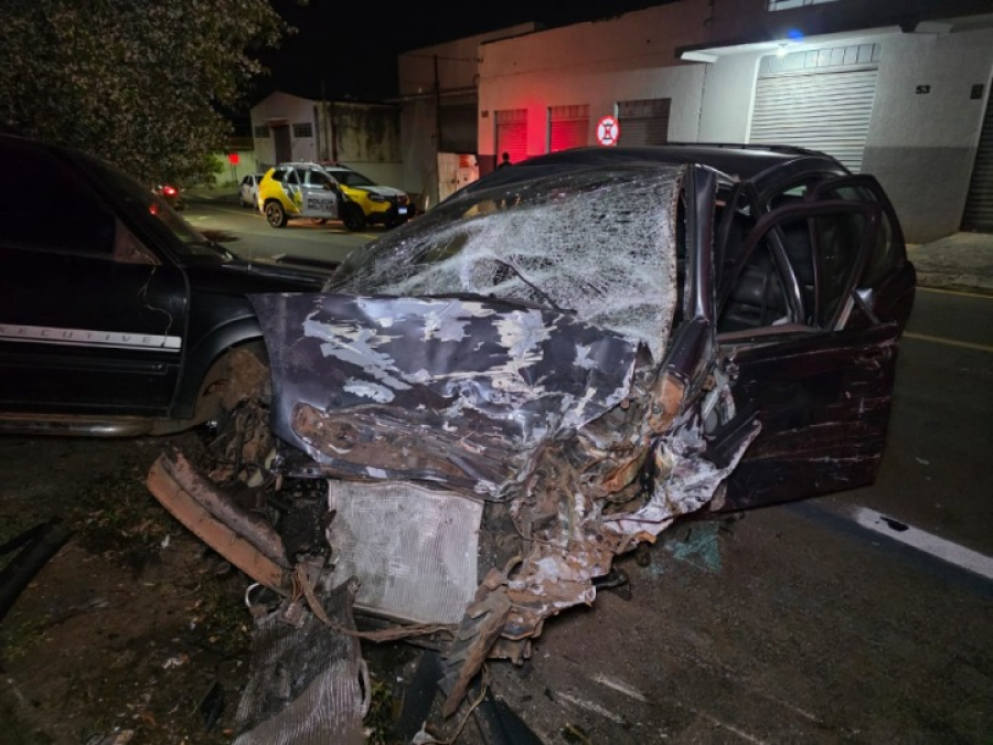 Motorista morre após perder controle do carro.