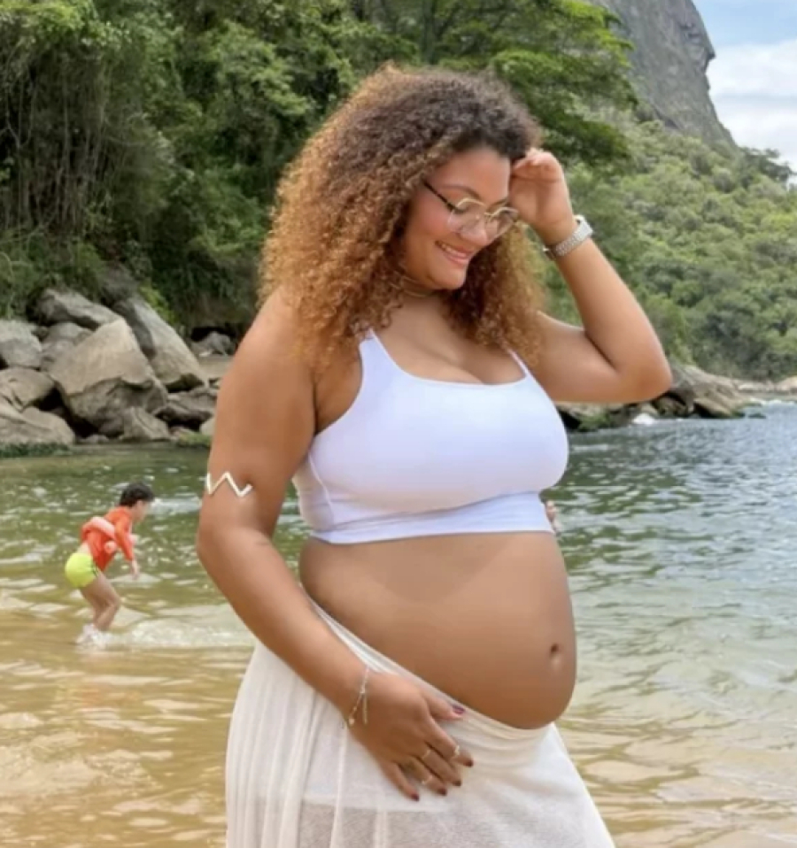 Engravida do 3º bebê, enquanto esperava gêmeos