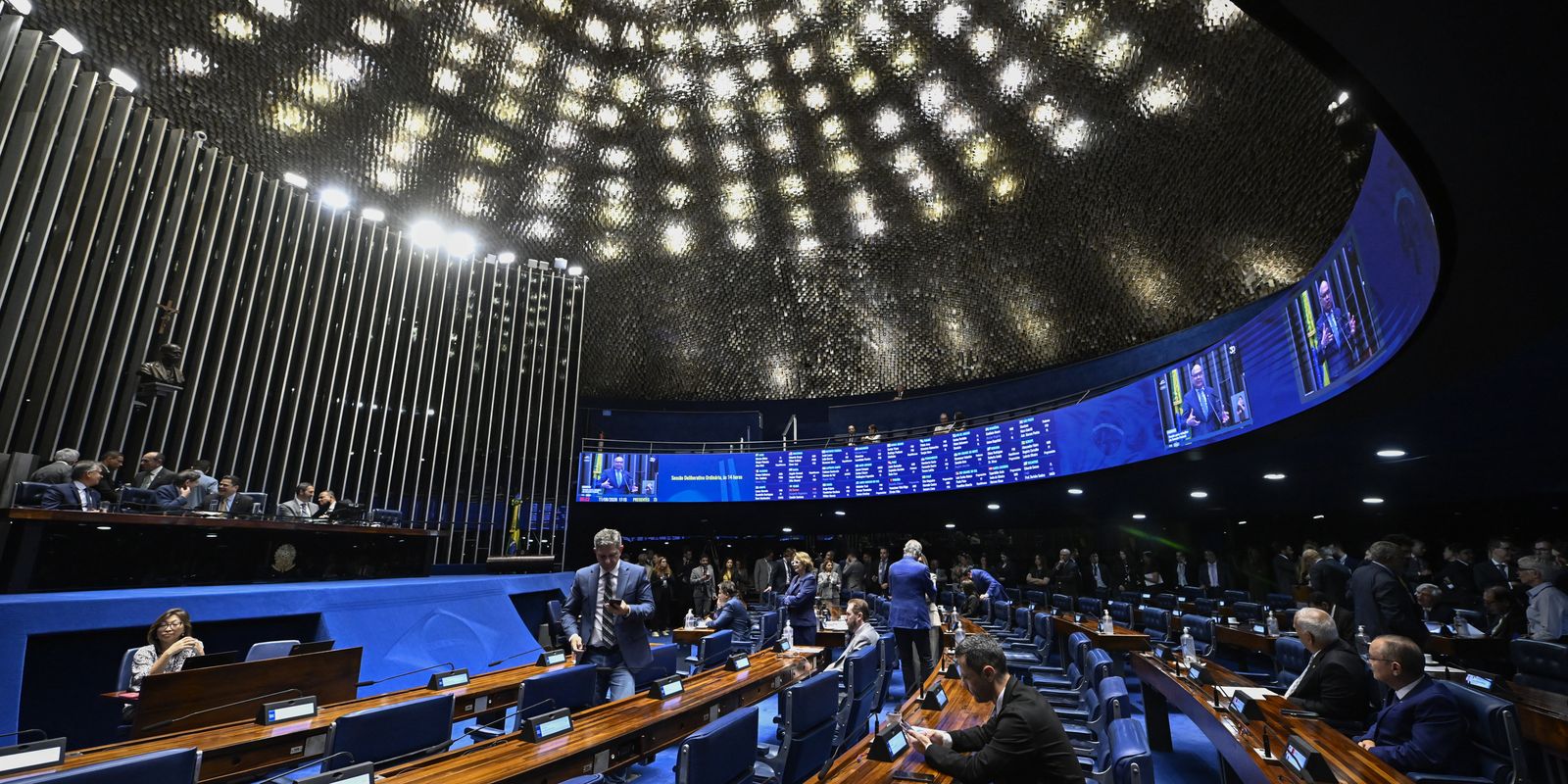 Senado aprova empréstimos de US$ 1,8 bi 
