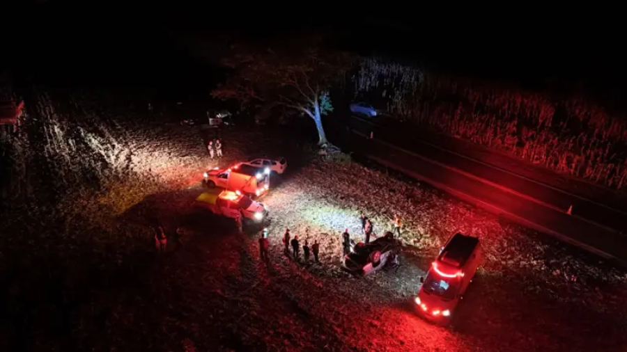 Homem morre após S10 sair da pista.