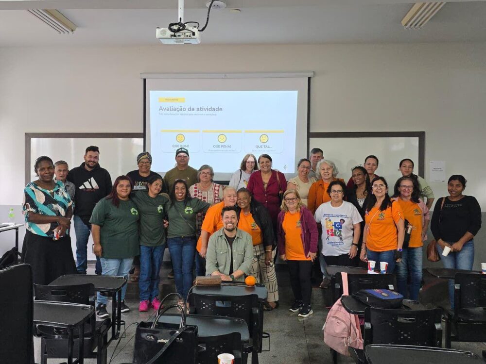 Alunos participam de oficina sobre golpes virtuais 
