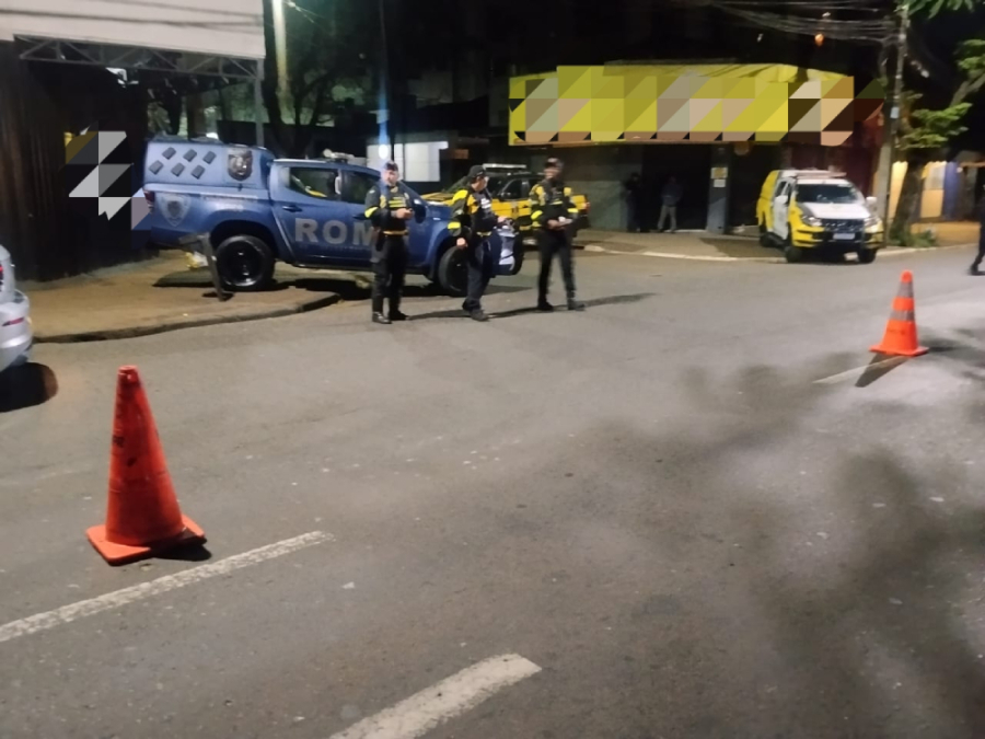 Fiscalização aborda 61 veículos e aplica 69 multas