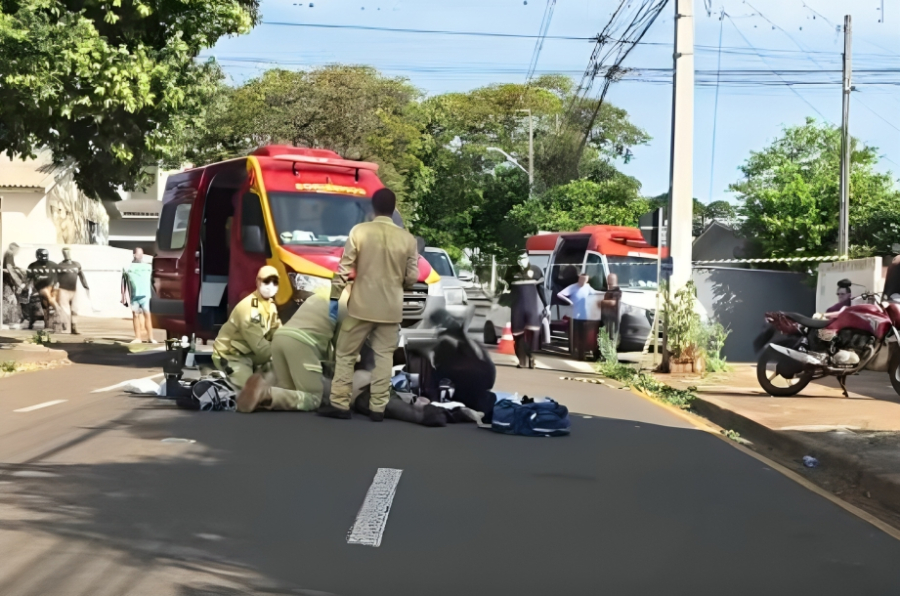 Motociclista morre após colisão com caminhonete.