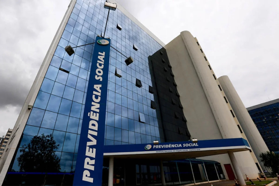 Operação cumpre mandados de prisão e bloqueios