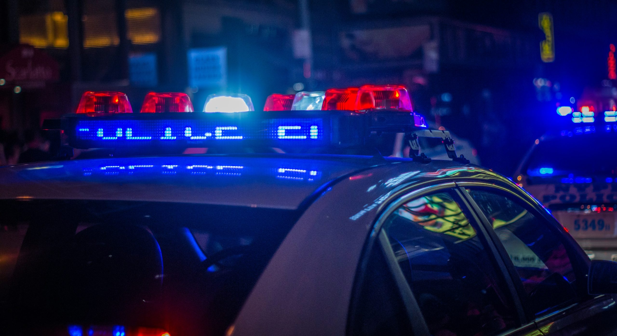 Criança manda mensagem enigmática à polícia.
