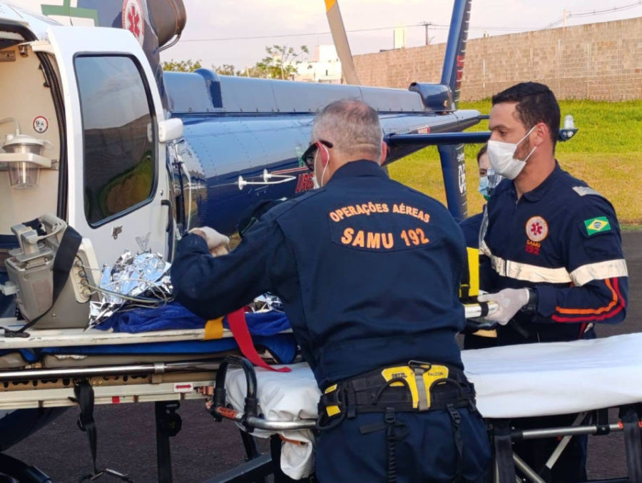 Bebê sofre queimaduras graves com água quente