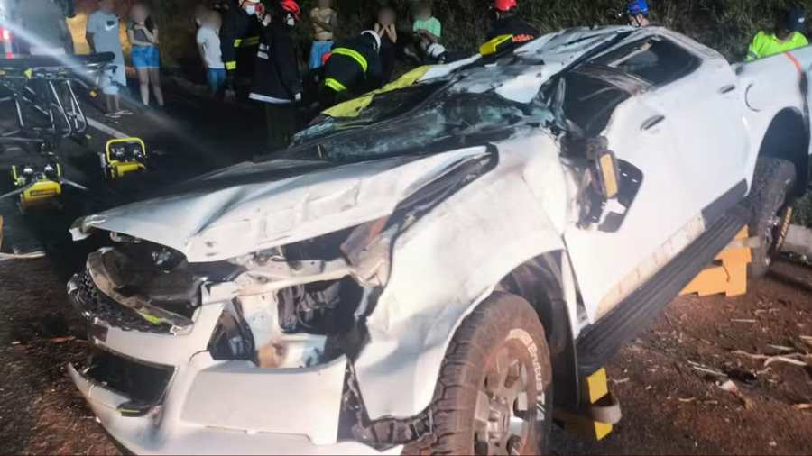Jovem morre e outro fica gravemente ferido.
