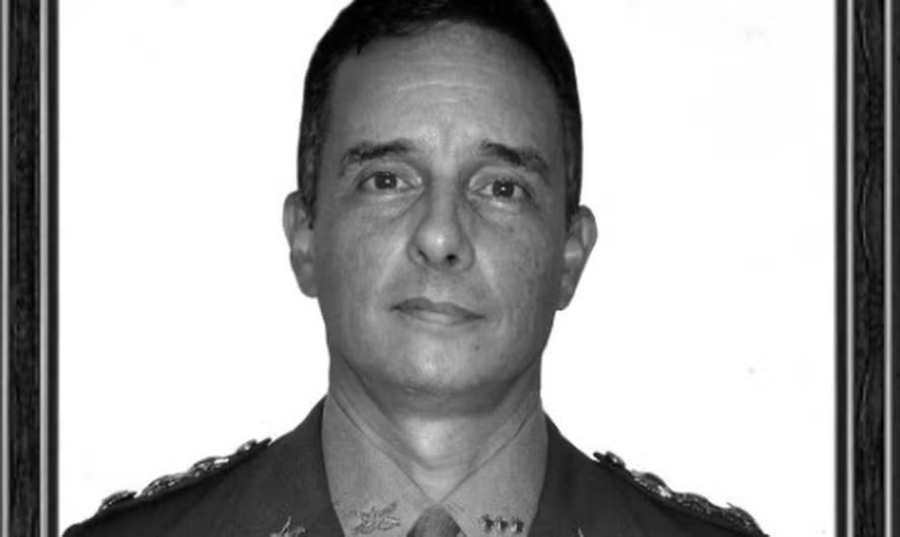 Coronel morre no Rio em queda de parapente
