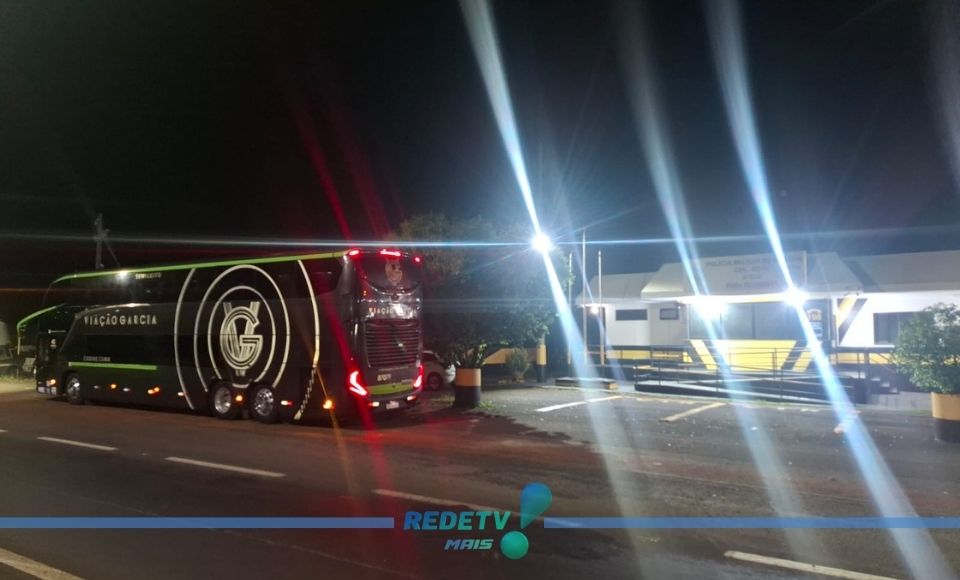 Quadrilha intercepta ônibus na PR-317