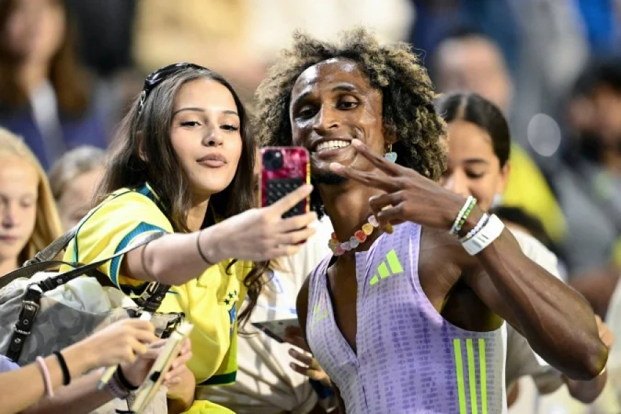Alison dos Santos é tricampeão na Diamond League