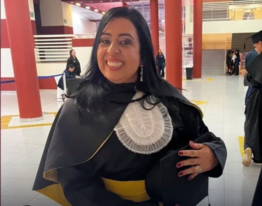 Mulher morre após injeção para queda de cabelo.