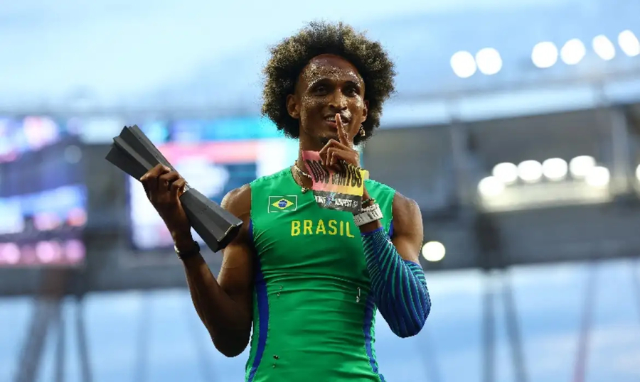 Alison dos Santos é campeão do Ultimate 2026