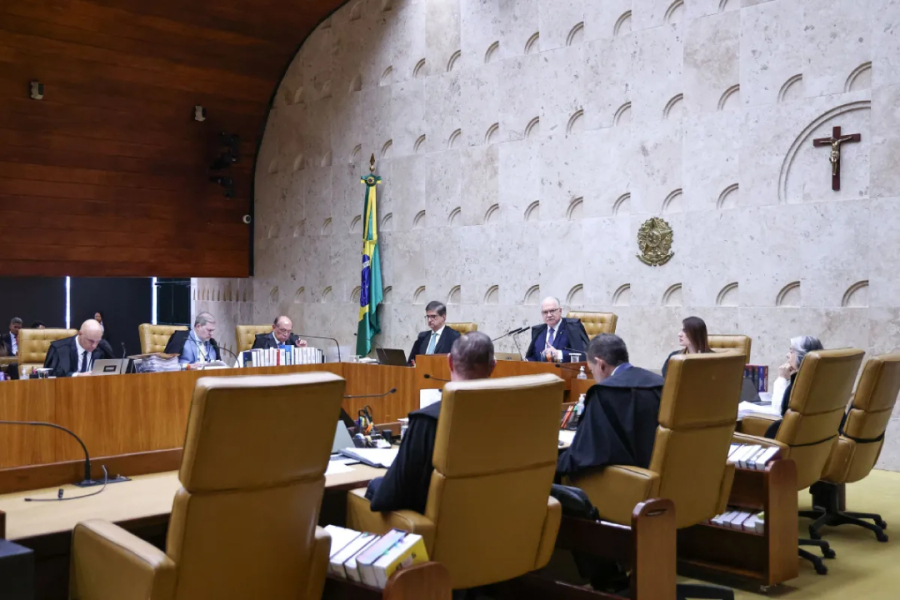 Cresce desconfiança dos brasileiros no STF.