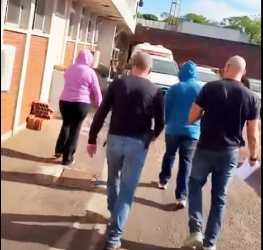Casal é preso suspeito de aplicar golpes na praça.