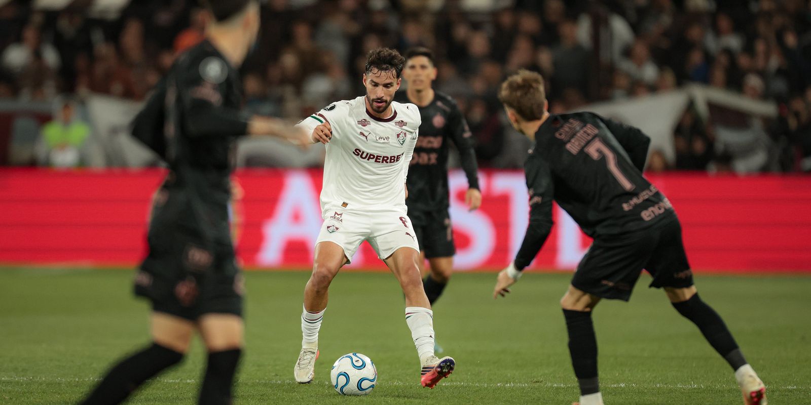 Ancelotti convoca Martinelli, do Fluminense