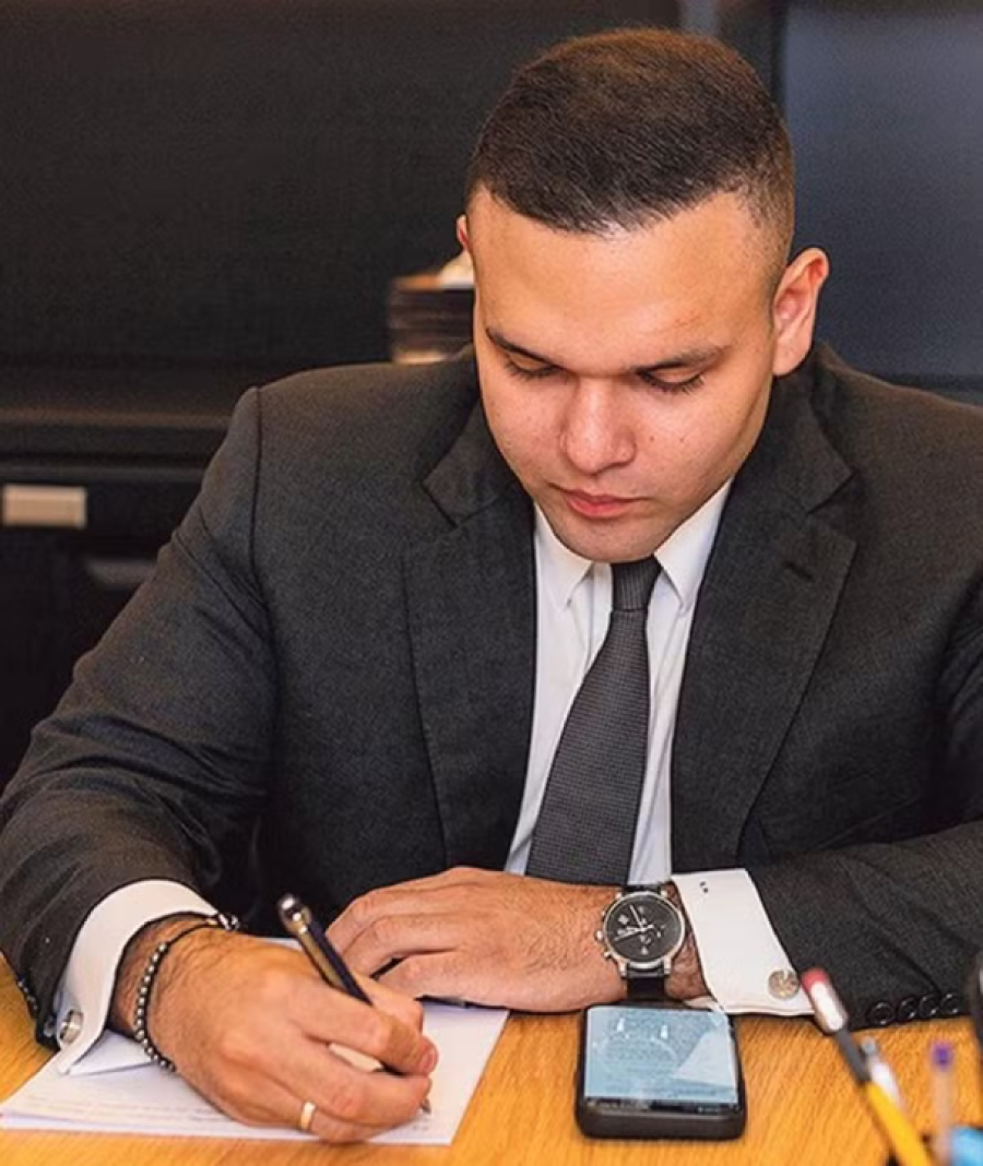 Filho de Nunes Marques ostenta carreira meteórica.