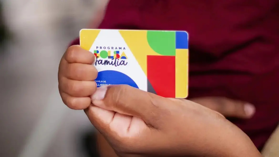 Bolsa Família terá reajuste de 15%