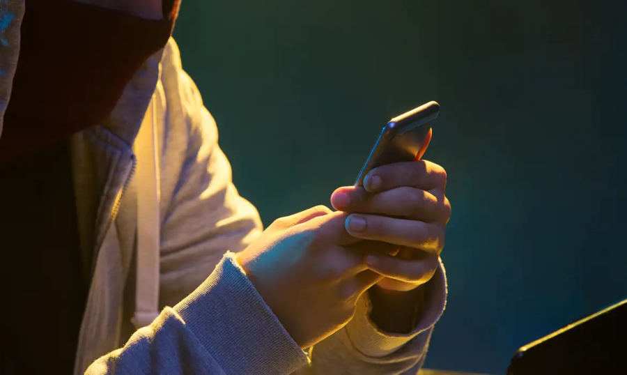 Apostas online levam ao endividamento rápido.