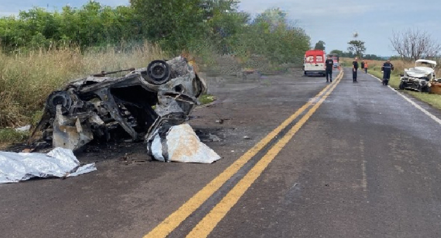 Três pessoas morrem em acidente na PR-317