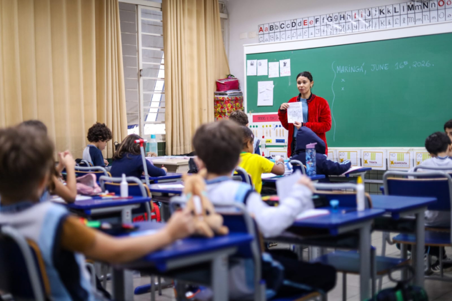 Profissionais do magistério recebem primeiro salário com novo PCCR.