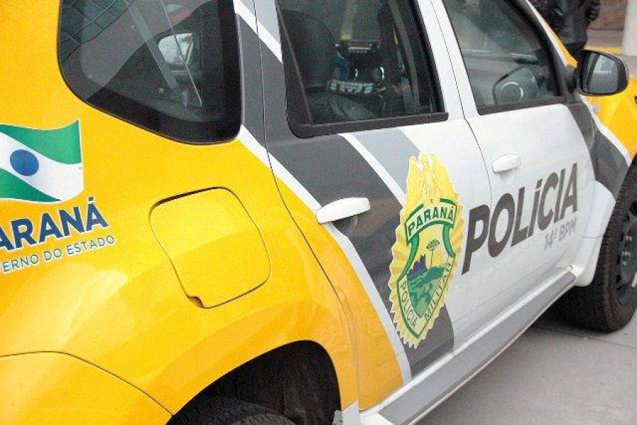 Dono encontra carro furtado em posto.