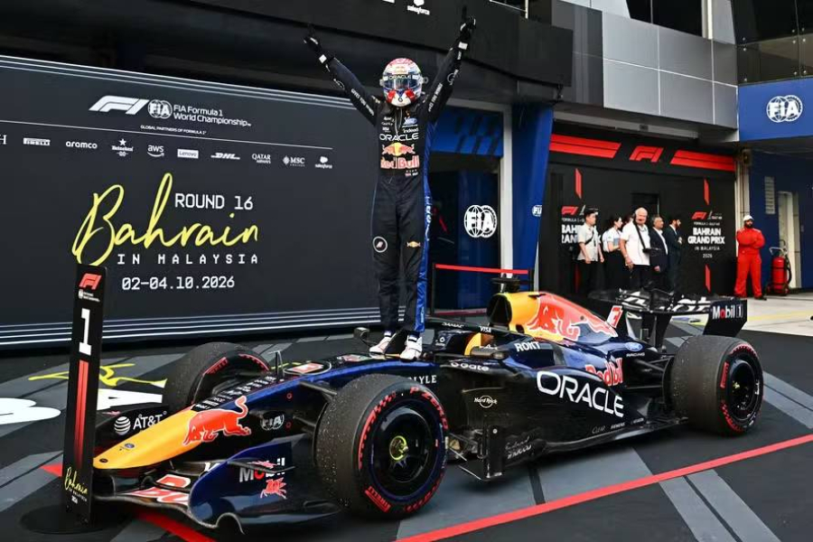 Verstappen vence GP do Bahrein marcado por chuva e caos