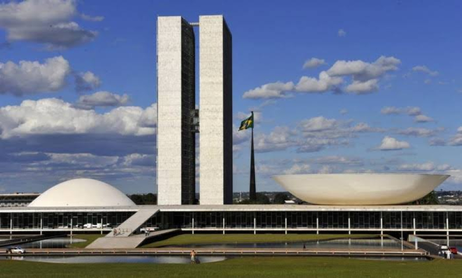 Os 30 deputados federais eleitos pelo Paraná.