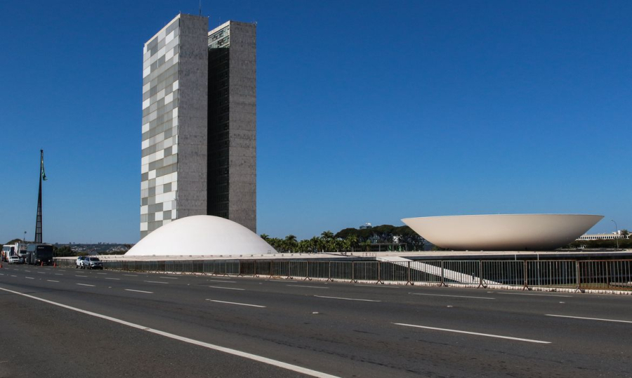 PL o partido que mais elegeu deputados e senadores