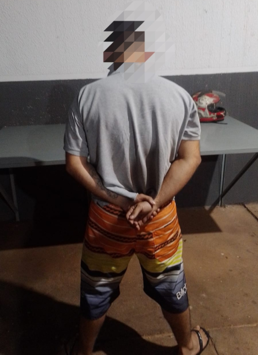 Homem é detido após ameaçar matar companheira