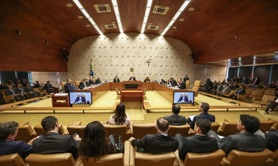 Pedido da defesa de Bolsonaro só após eleições.
