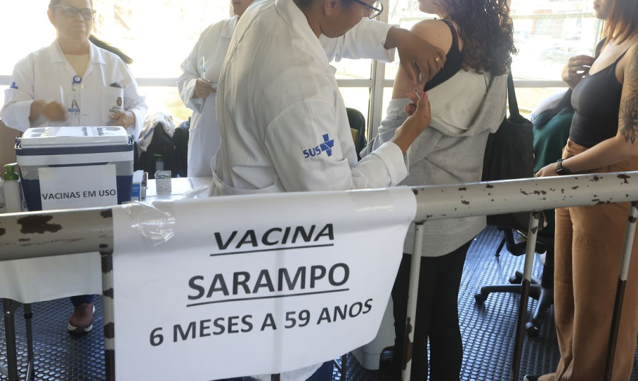 Ministério da Saúde alerta para risco de retorno do sarampo ao Brasil