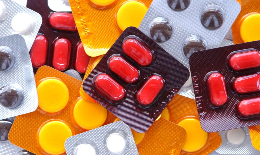 Medicamento com energético: mistura pode trazer riscos à saúde