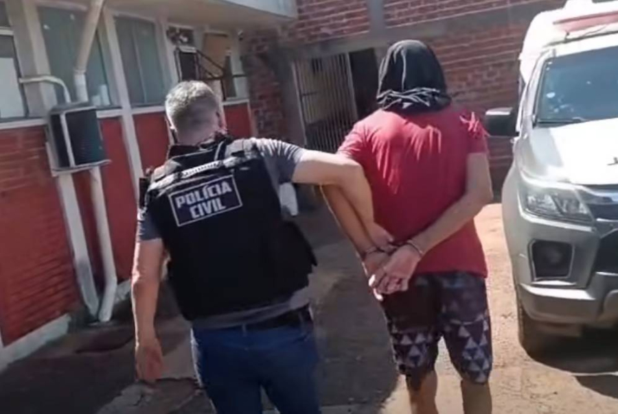 Pai?? é preso após condenação a mais de 23 anos.