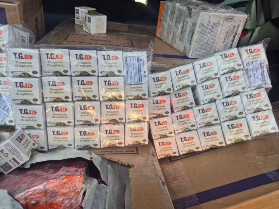 PRF apreende mais de 8 mil medicamentos ilegais.