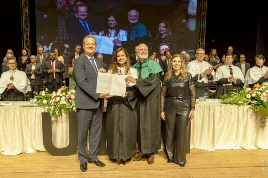 Gisele Mendes assume Reitoria da UEM.
