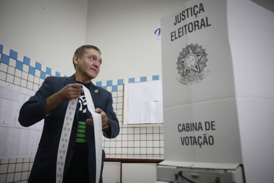 Nunes Marques reúne campanhas de Lula e Flávio