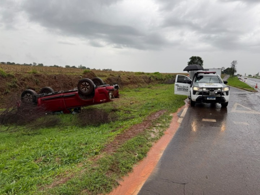 Motorista morre após carro capotar no contorno de Marialva