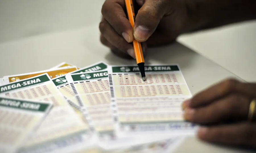 Mega-Sena acumula para R$ 170 milhões 