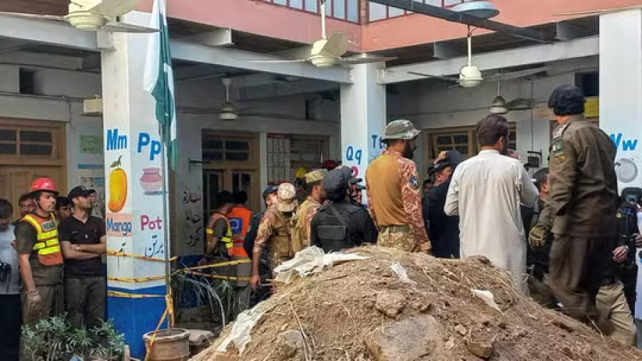 Telhado de escola cai no Paquistão e deixa pelo menos 28 mortos