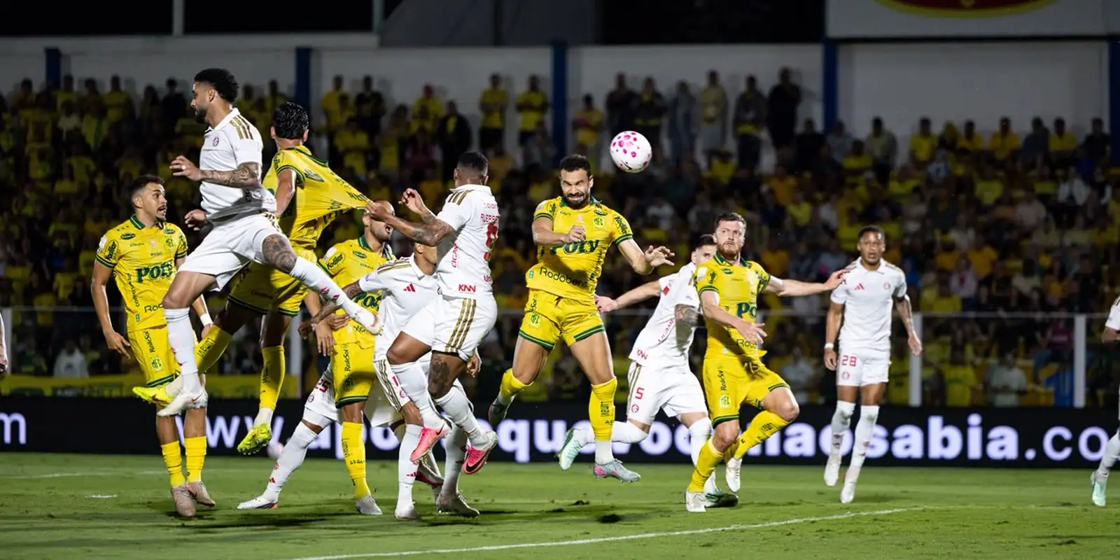 Mirassol vence e complica Internacional no Brasileirão