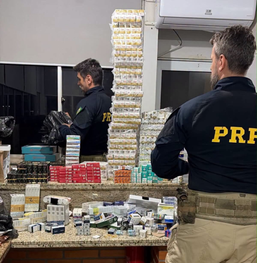 PRF apreende 4 mil caixas de medicamentos e US$ 11 mil.