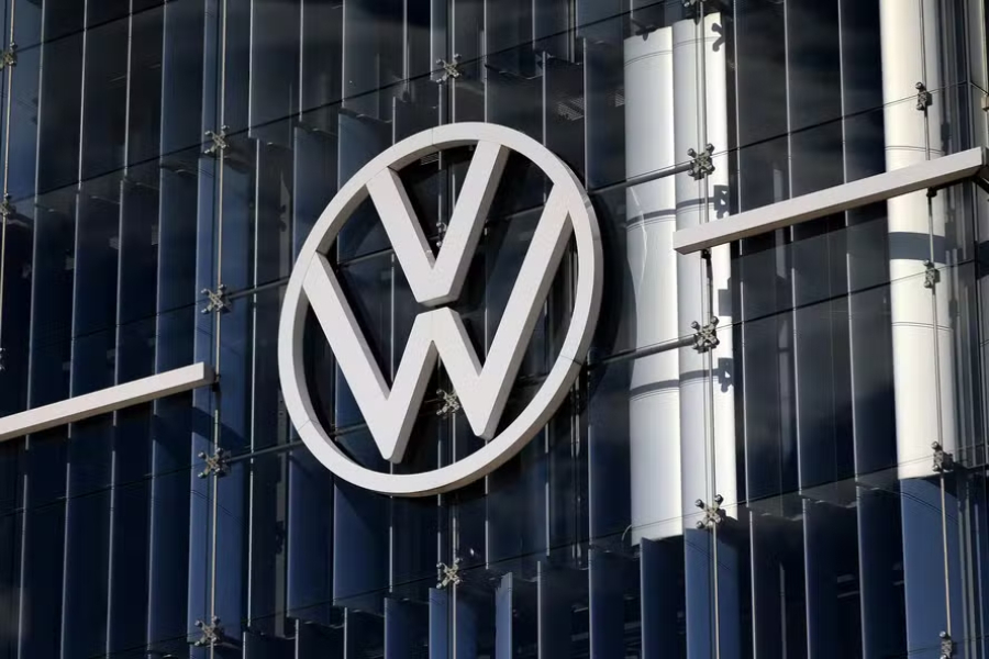 Volks planeja congelar salários de 660 mil funcionários.