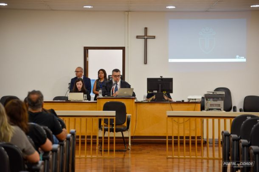 Matou com 46 facadas e foi condenado a 15 anos de prisão.