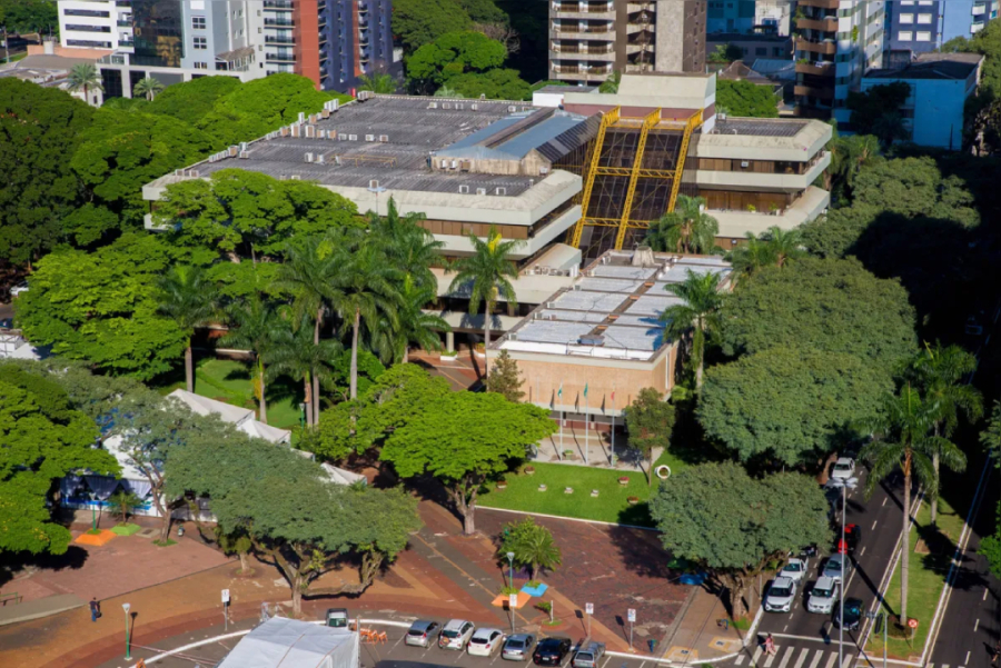 TCE aponta excesso de horas extras na Prefeitura de Maringá 
