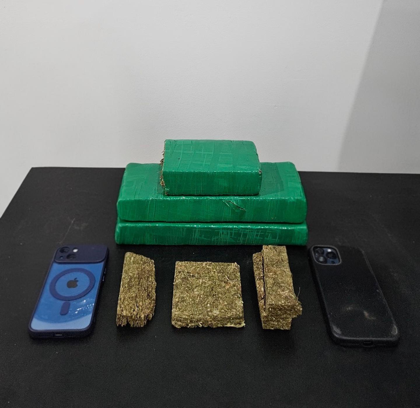 Polícia Militar apreende 2,5 quilos de maconha em Nova Esperança
