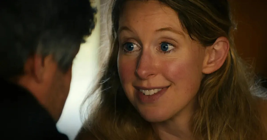 Filme sobre Elizabeth Holmes ganha data de estreia no Brasil