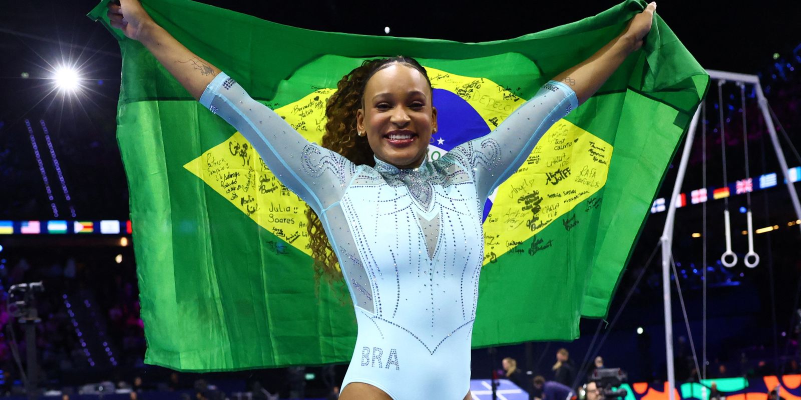 Rebeca Andrade conquista o tri no Mundial de Ginástica