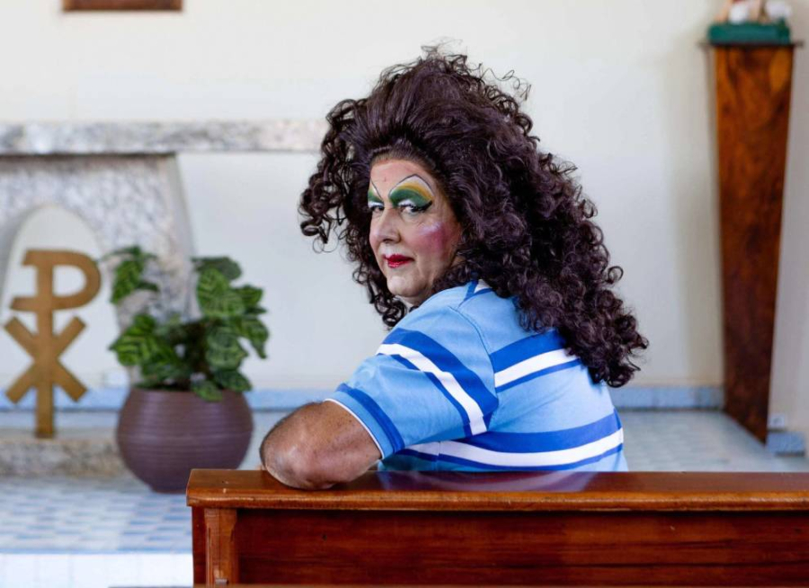 O agricultor que se vestiu de drag por amor ao filho.