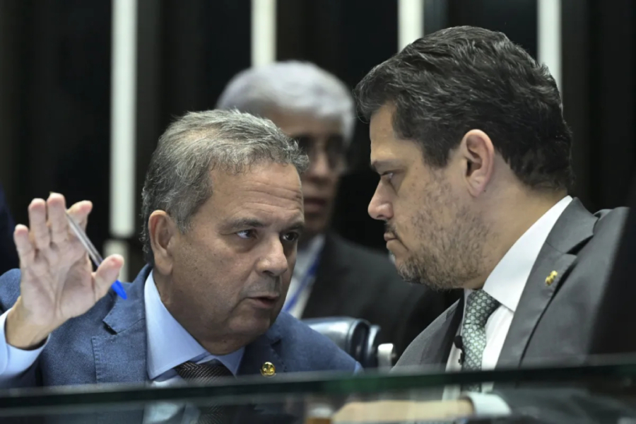 Oposição articula chapa única contra Alcolumbre para comandar Senado