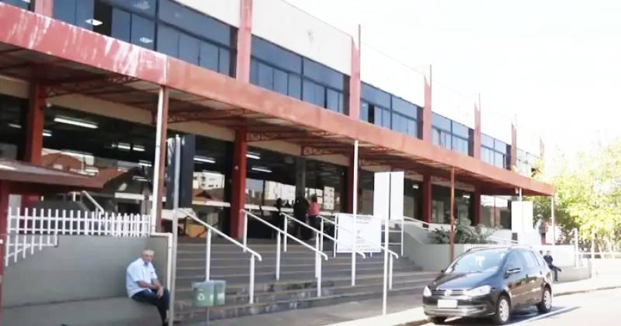 Pacientes chegam para consultas e encontram Cismepar fechado.